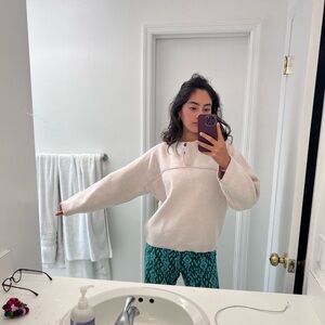 Oversized beige/cream jumper.